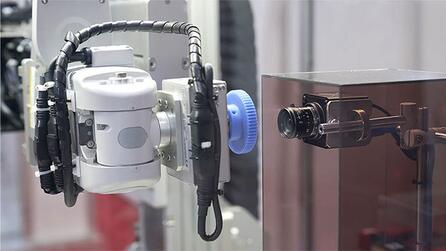 Video: Kamerainspektion mit orthogonalem 6-Achs-Roboter - Industrieroboter